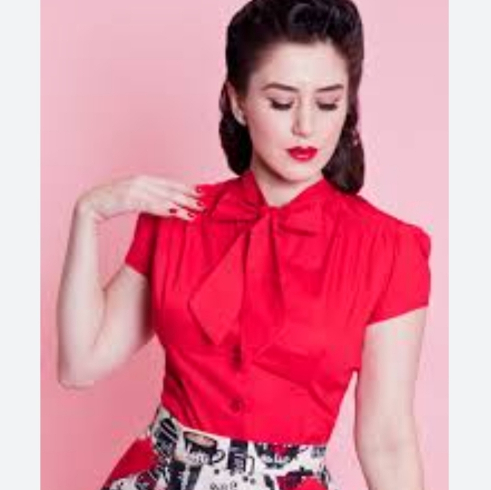 Heart of Haute Estelle blouse vintage style red Satin size XL NWT